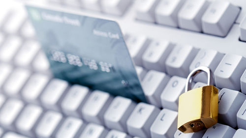 how to stay safe online shopping credit card