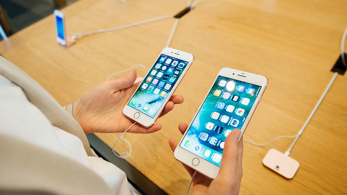 apple iphone 8 iphone 8+ iphone x tim cook whistelout joe hanlon joseph hanlon ipad mac data contract phone plan outright handset next generation gb telco optus telstra