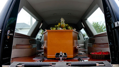 death fying cost prices funeral cremation burial coffin casket director expense insurance