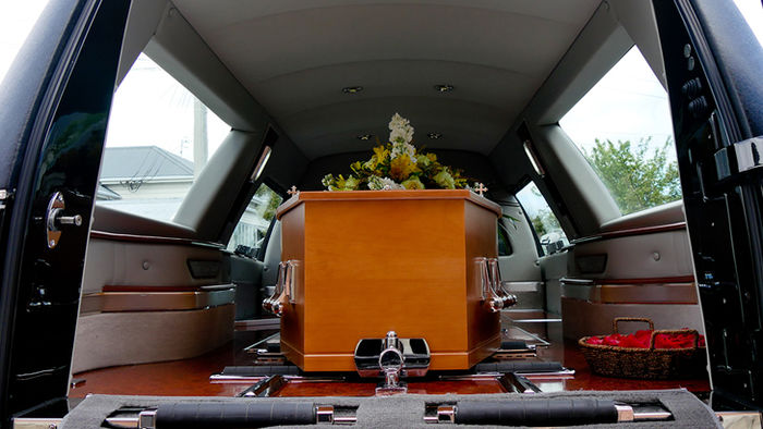 death fying cost prices funeral cremation burial coffin casket director expense insurance