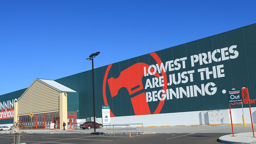 Wesfarmers, which also owns Bunnings and Officeworks, has announced plans to spin off its Coles supermarkets and Liquorland stores.