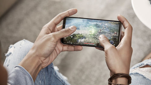 samsung galaxy s9 s9+ handset apple iphone x phone data plan optus telstra woolworths streaming whistleout