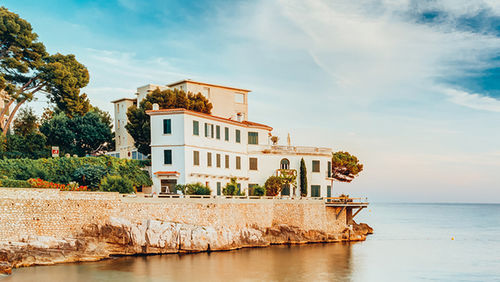 pros and cons of buying property overseas south of france