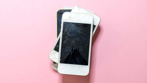 The nation's stash of old phones has grown to be worth $8.6 billion, and these unwanted handsets are just waiting to be traded for cash. Here's a guide to selling your old smartphone.
