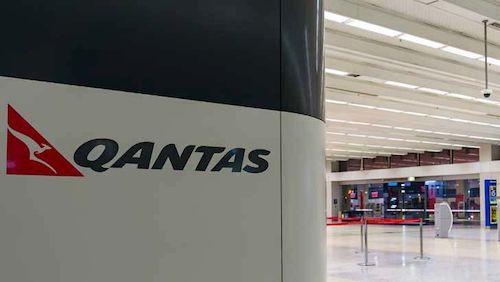 coronavirus time to buy qantas shares