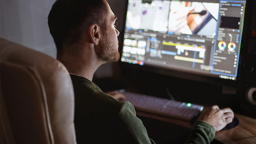 avid shares hot stock