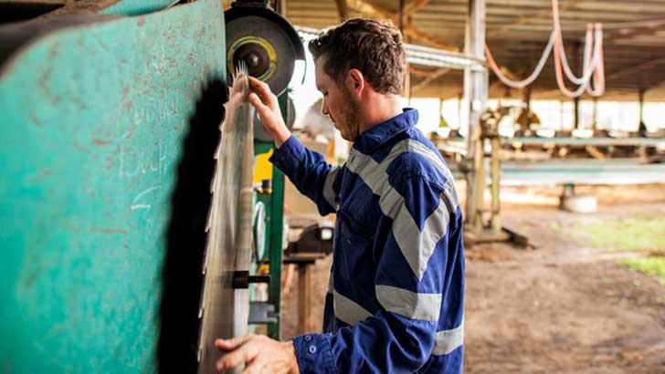 regional australia financial comfort falls