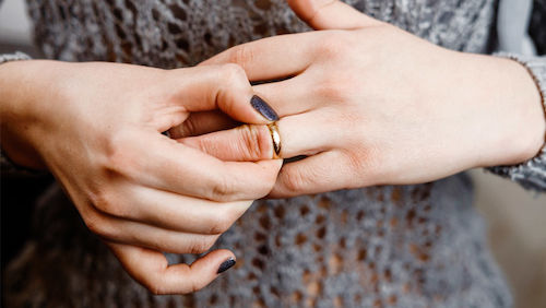 what happens when divorcing parents put money first