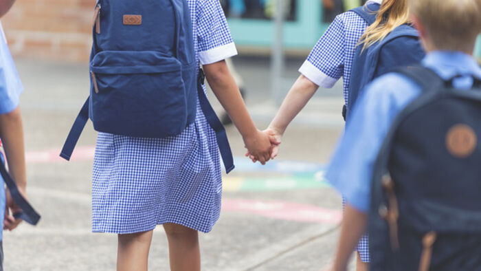 how to save money on back to school shopping uniforms shoes school bags lunch boxes books stationery