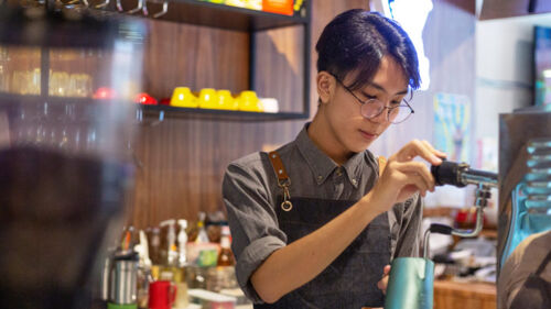 almost a million aussies are working two jobs