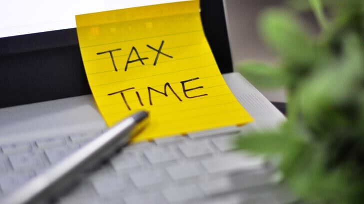 four day work week can help you drop down a tax bracket