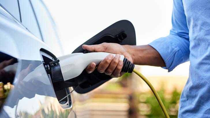 how much does it cost to run an electric vehicle