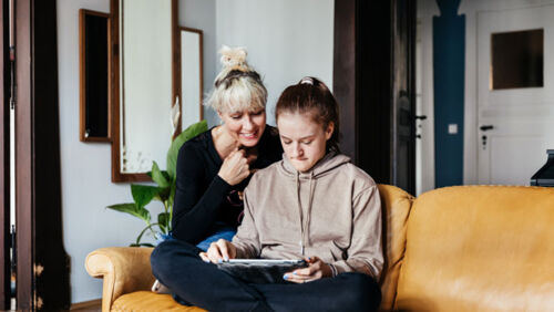 How to raise teens who are good with money australia