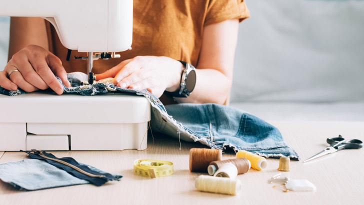 learn to repair your clothes to improve fashion sustainability