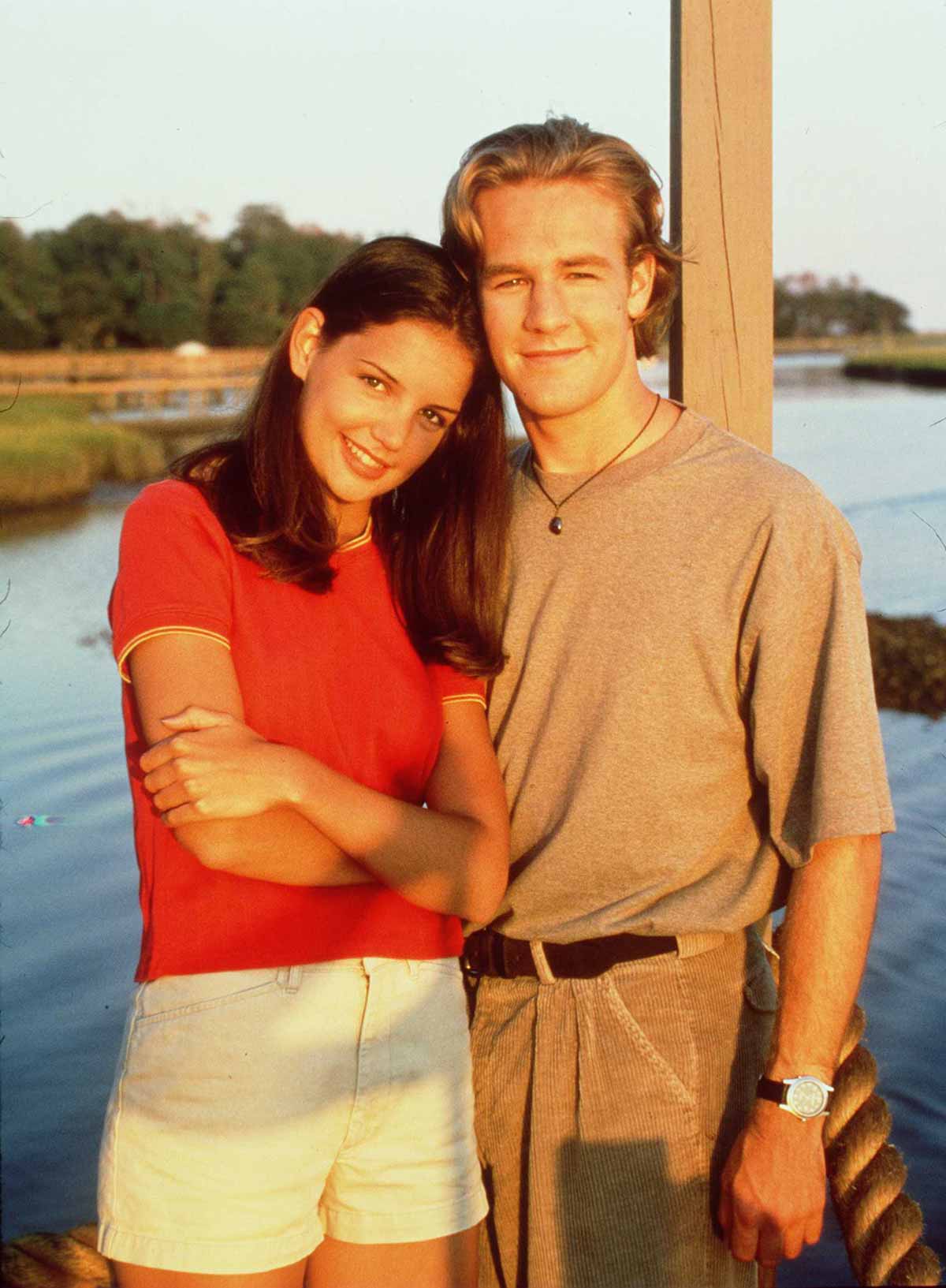 katie holmes and james van der beek on the set of dawsons creek